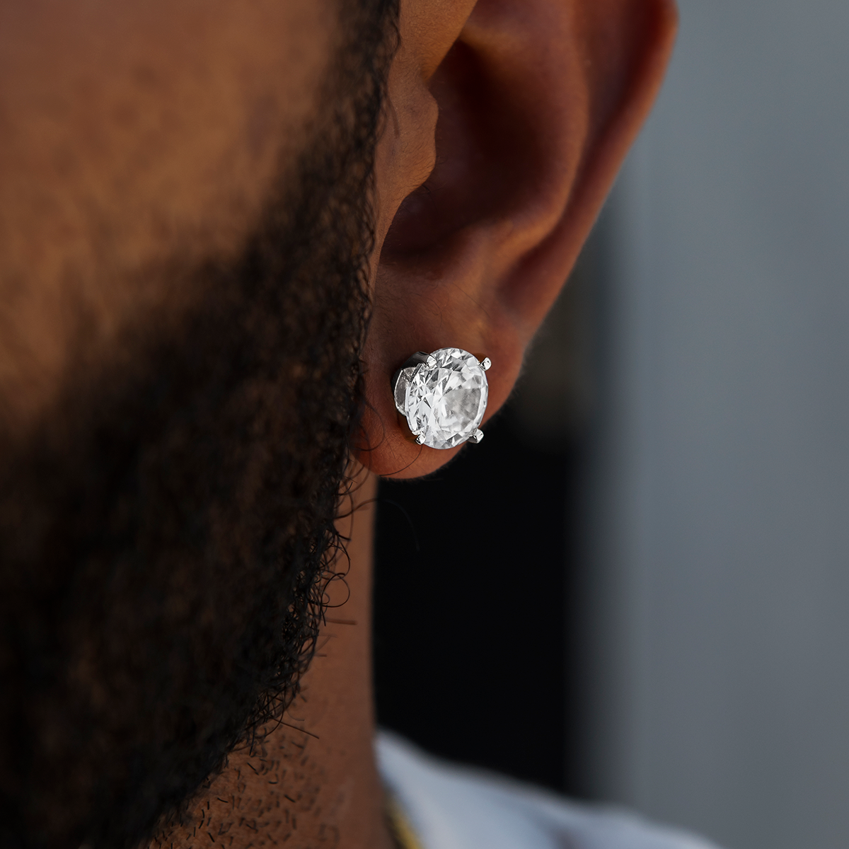 10mm Round Cut Diamond Stud Earrings in White Gold