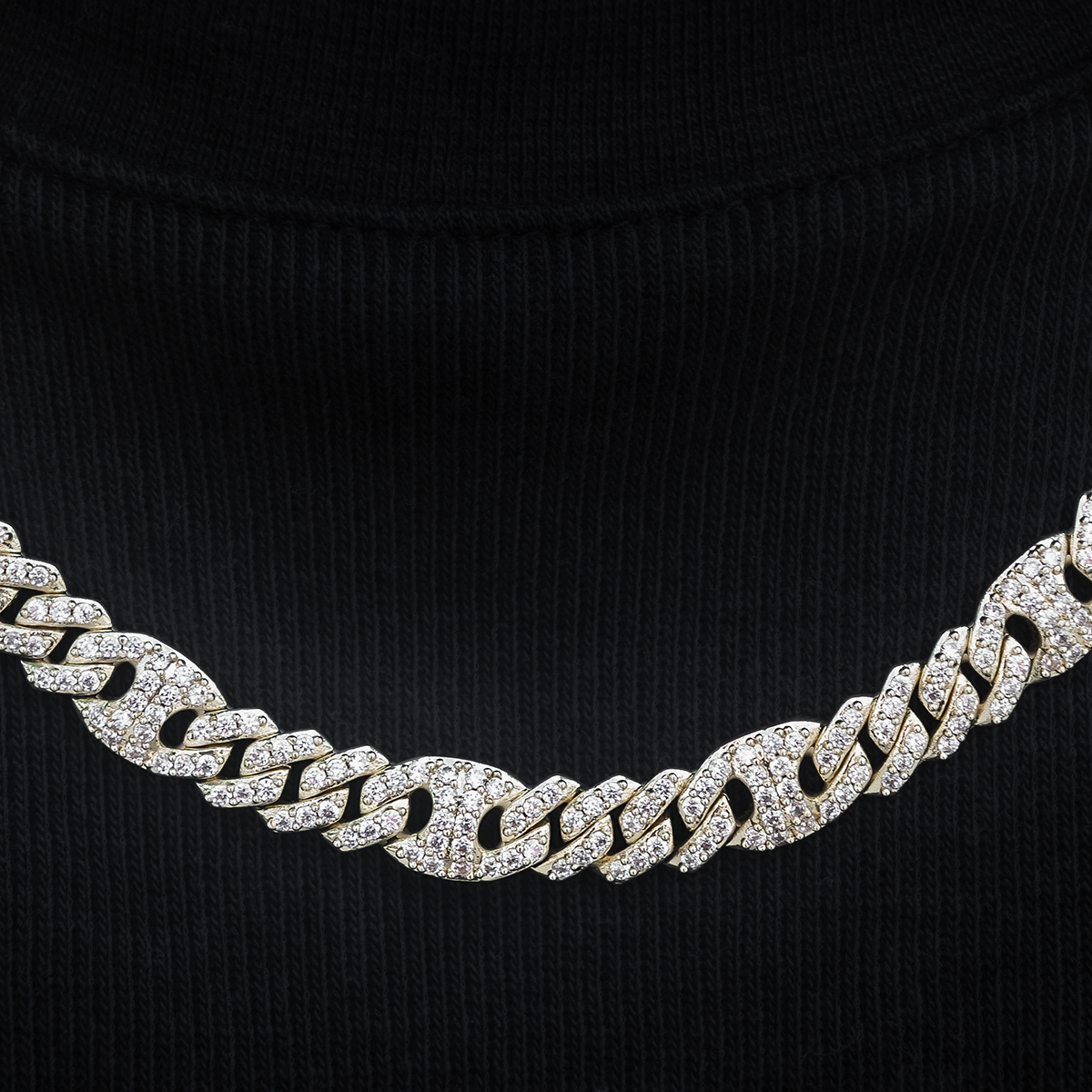 Iced Mariner Cuban Chain in Yellow Gold- 9mm