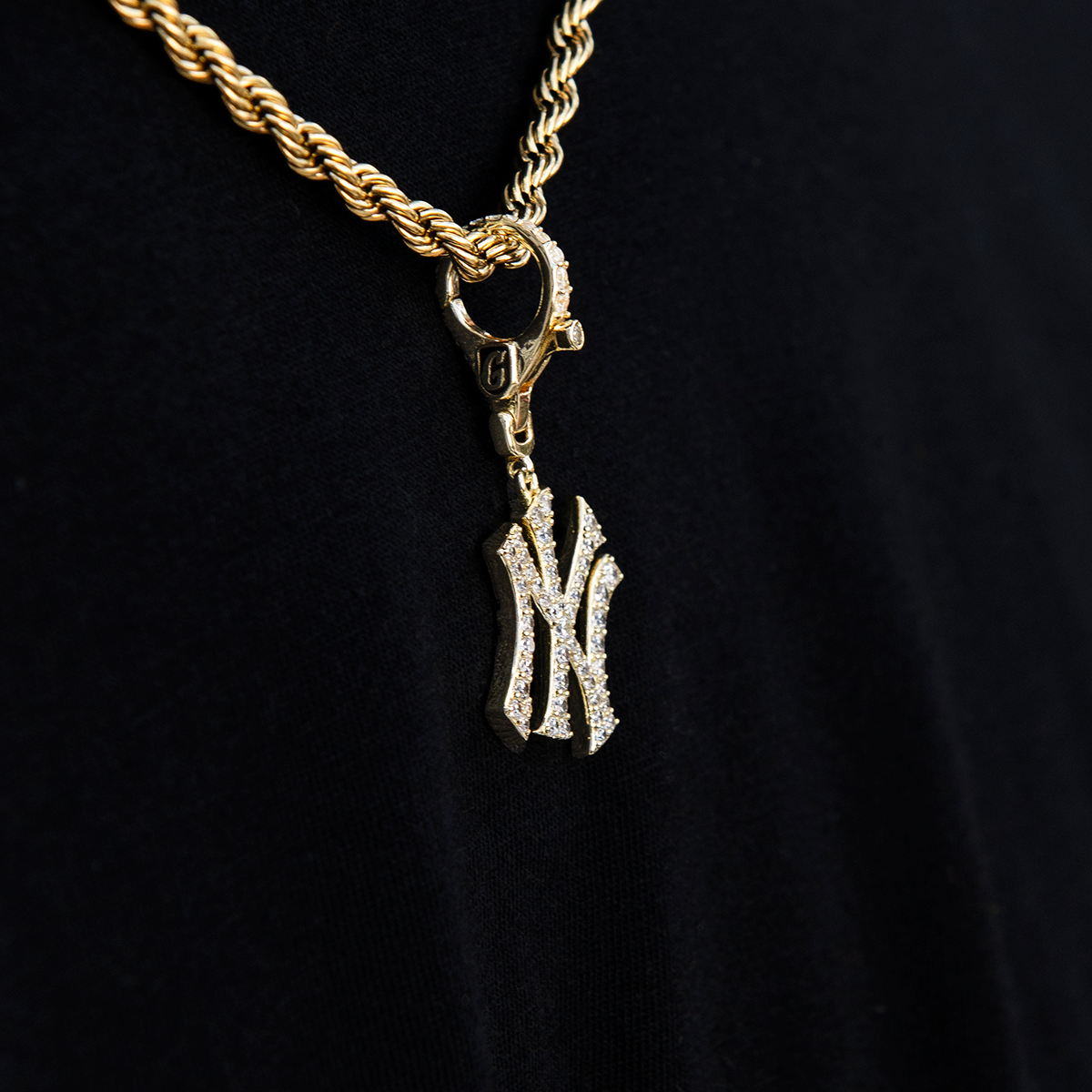 New York Yankees Official MLB Micro Logo Clip On Pendant in Yellow Gold