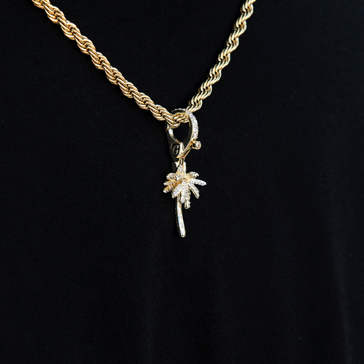 Palm Tree Clip On Pendant in Yellow Gold