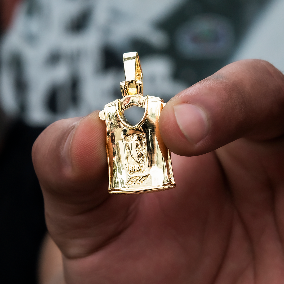 New York Knicks Official NBA Jersey Pendant - Yellow Gold