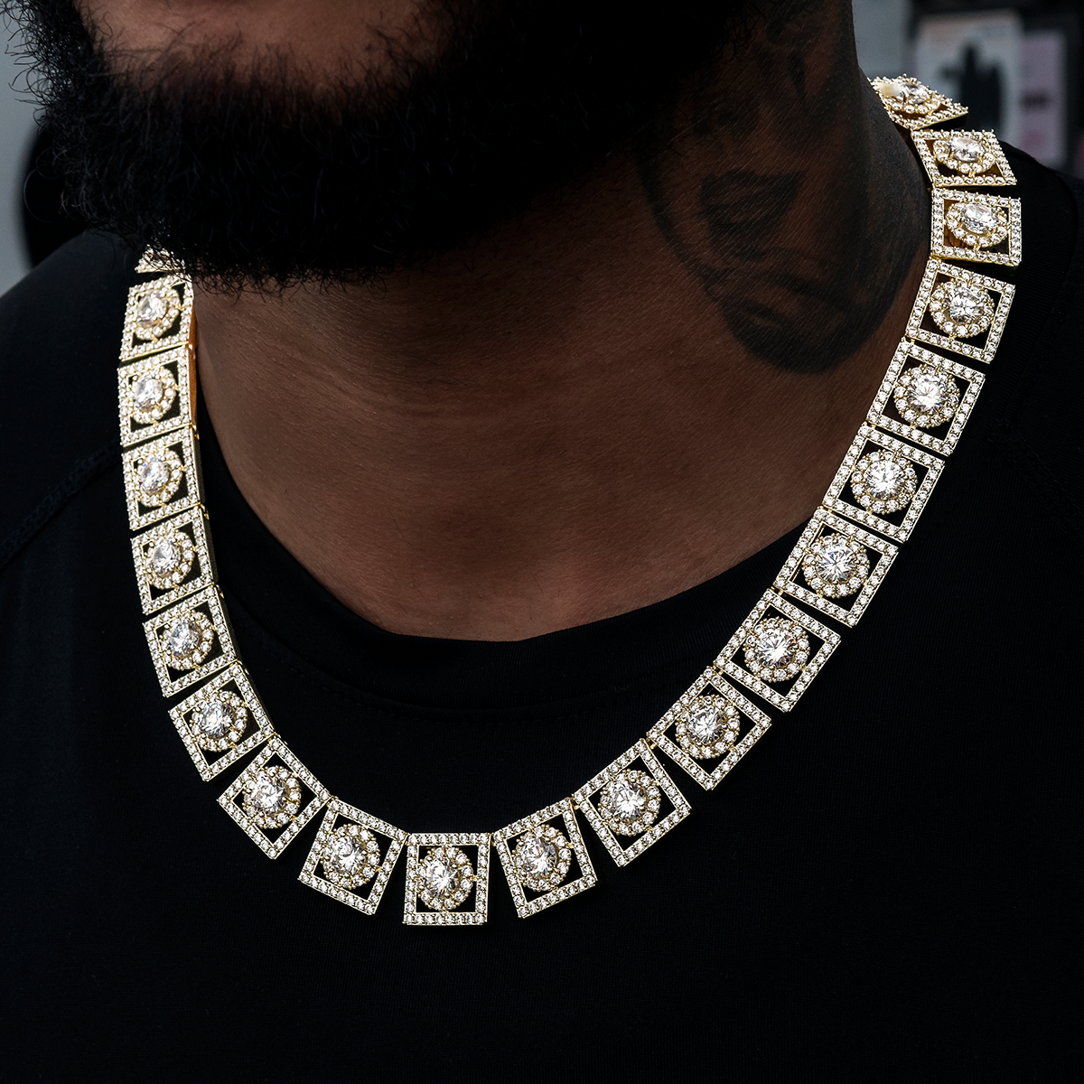 Layered Halo Diamond Link Chain in Yellow Gold