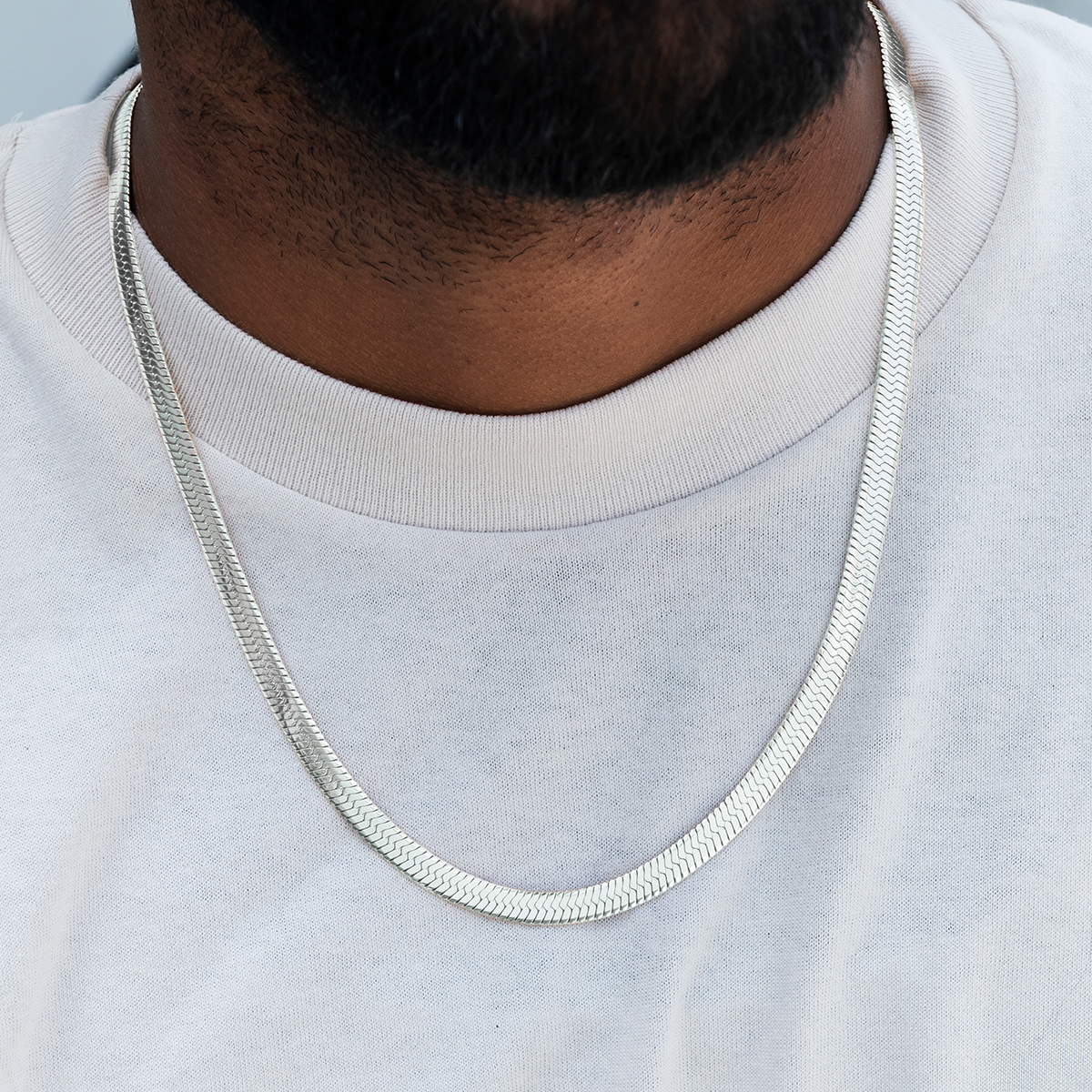 Herringbone Chain in White Gold- 8mm