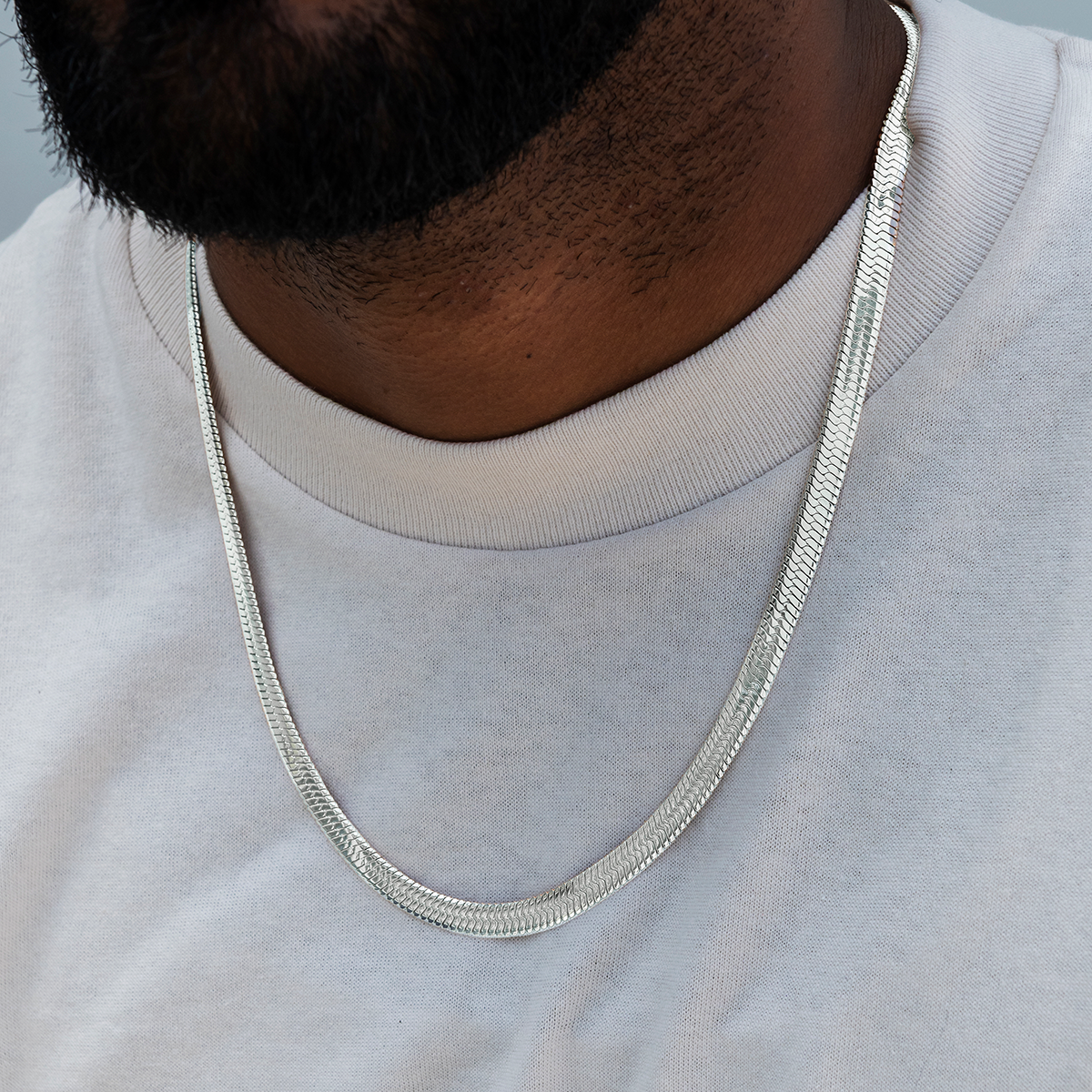 Herringbone Chain in White Gold- 8mm