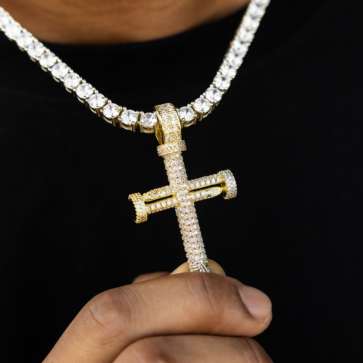 Round Nail Cross Pendant in Yellow Gold