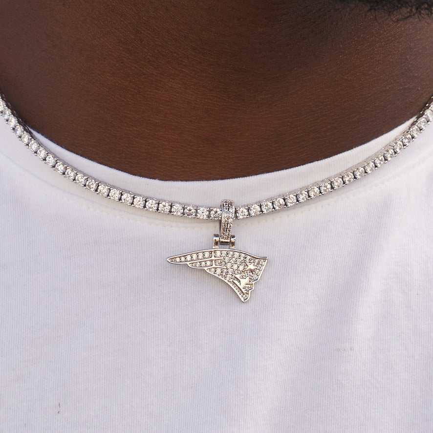 New England Patriots Official NFL Micro Logo Pendant - White Gold