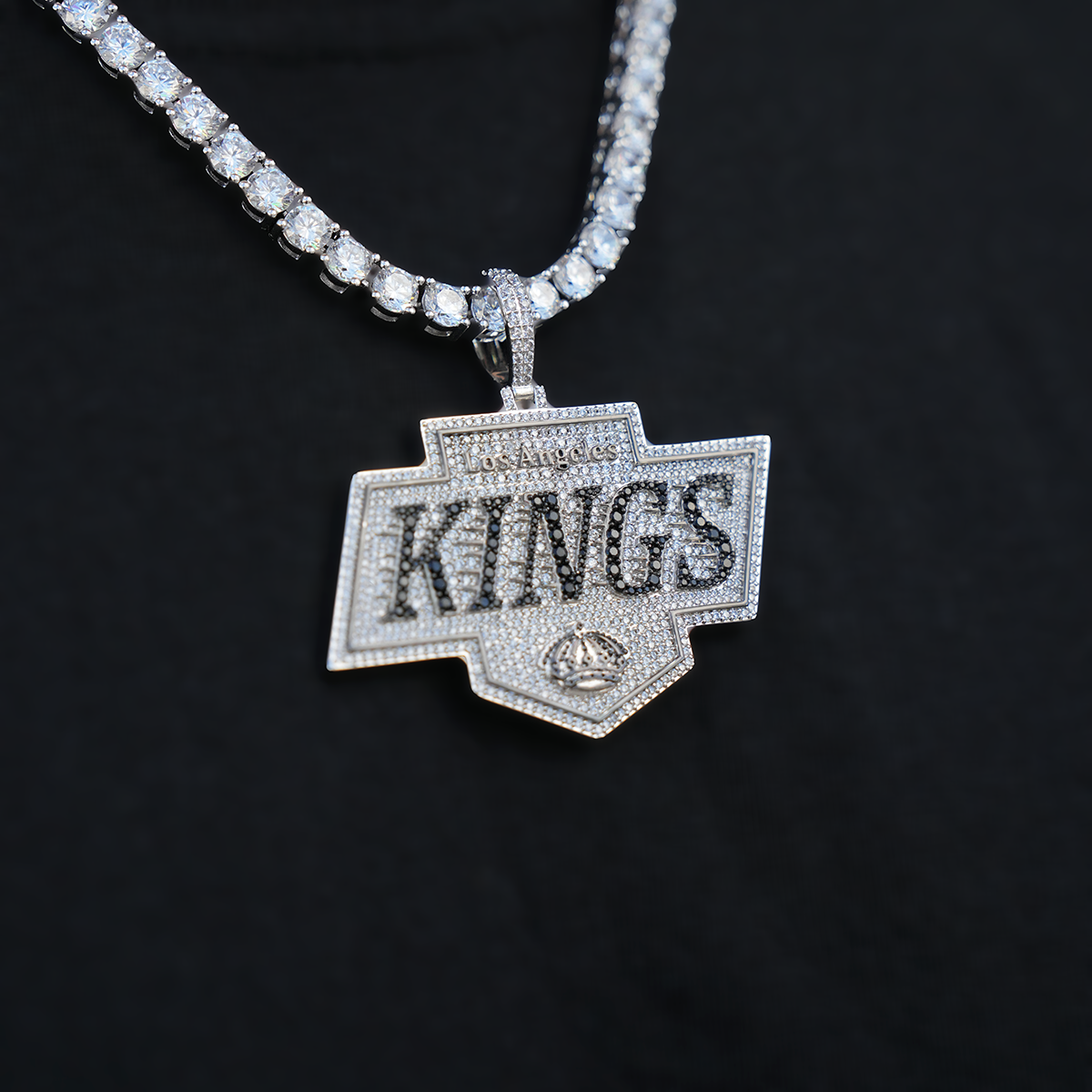 Los Angeles Kings Official NHL Logo Pendant in White Gold