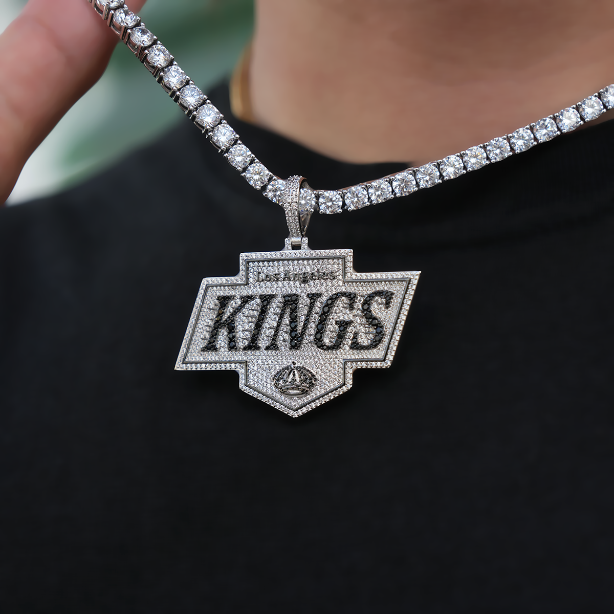 Los Angeles Kings Official NHL Logo Pendant in White Gold