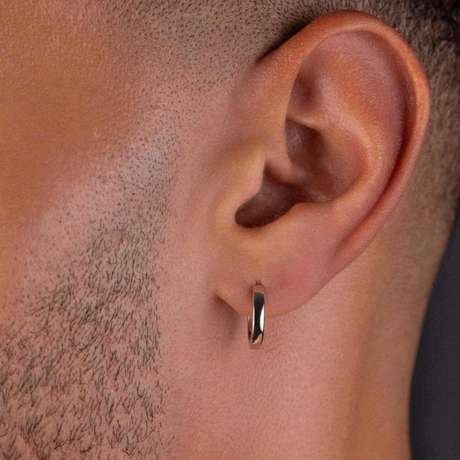 Polished Round Hoop Earrings in White Gold