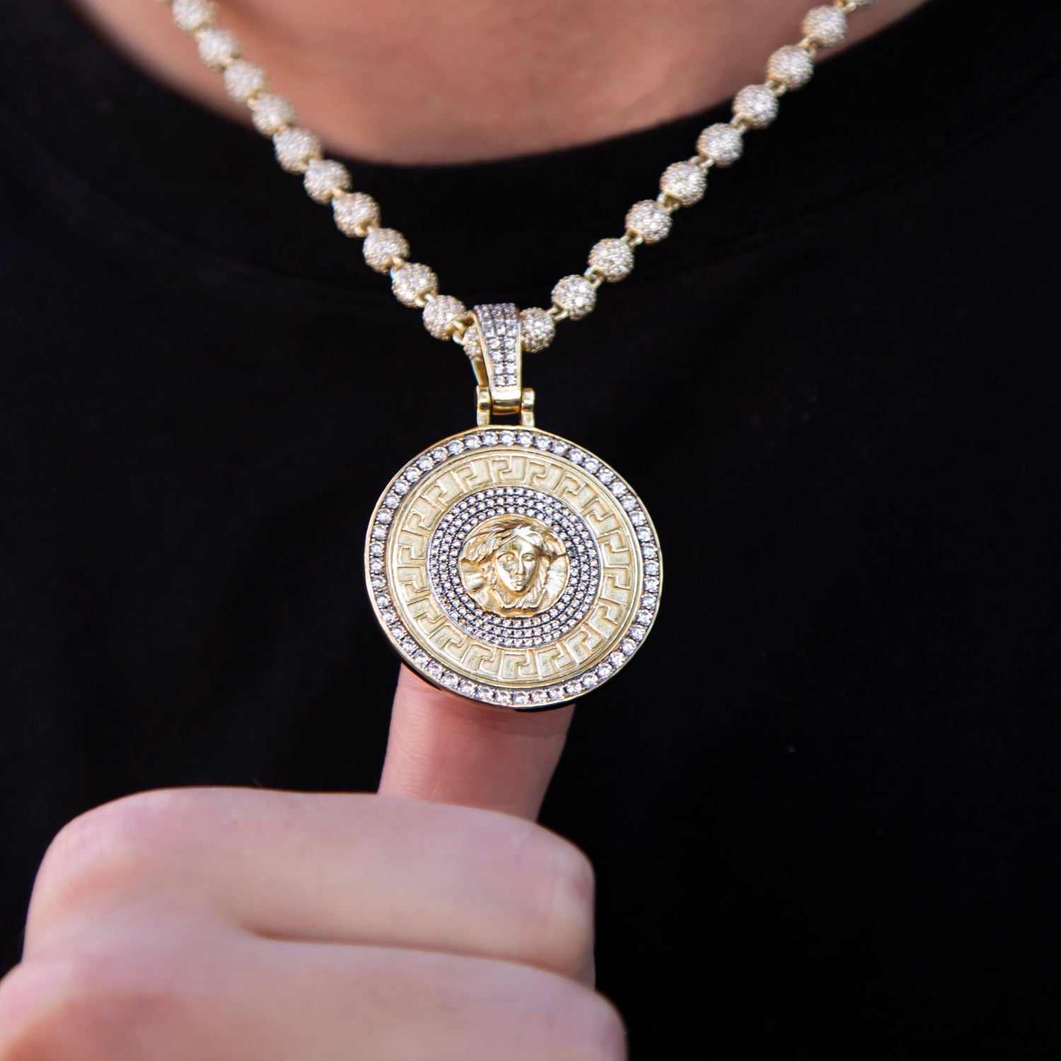 Medusa Pendant in Yellow Gold