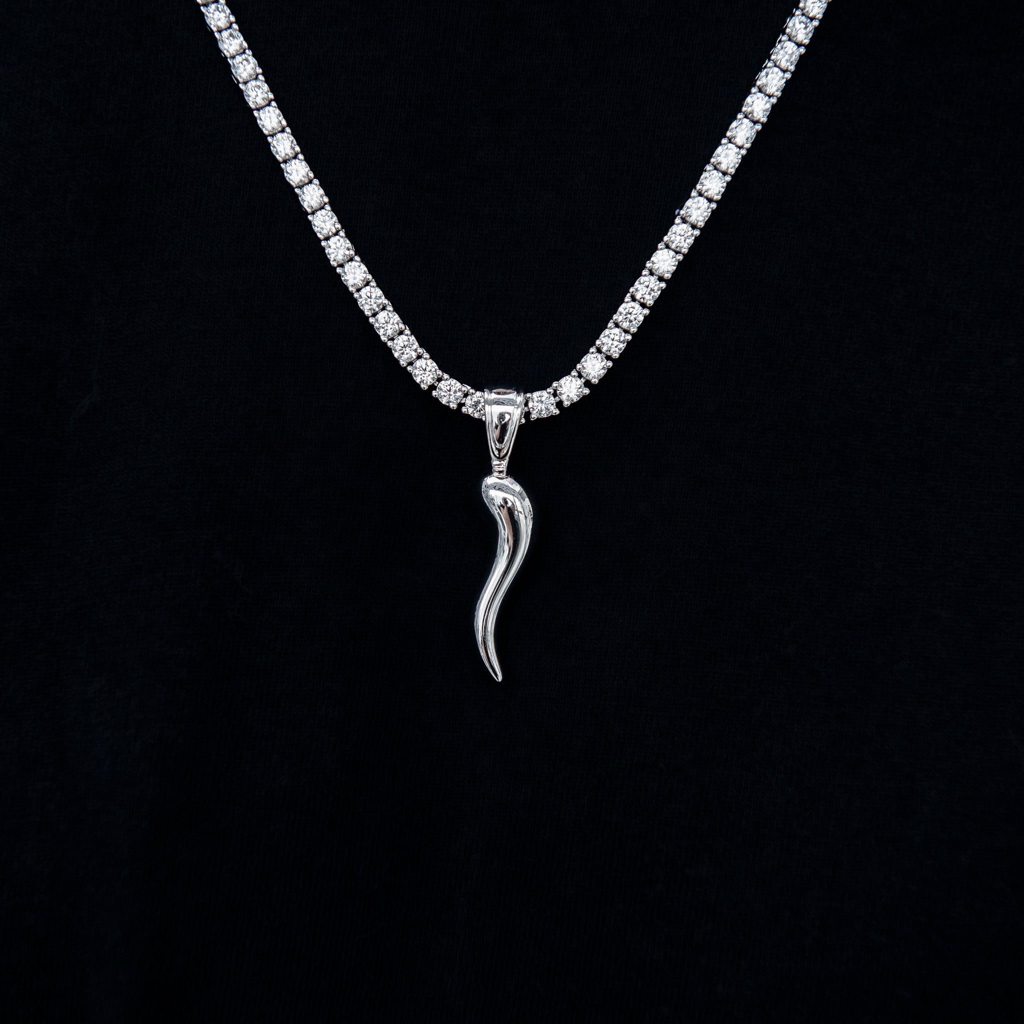 Italian Horn Pendant in White Gold