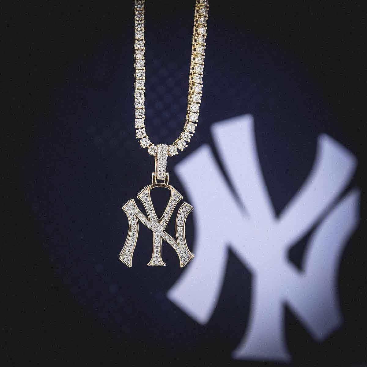 New York Yankees Official MLB Logo Pendant in Yellow Gold