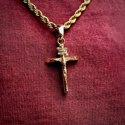 Crucifix Pendant in Yellow Gold