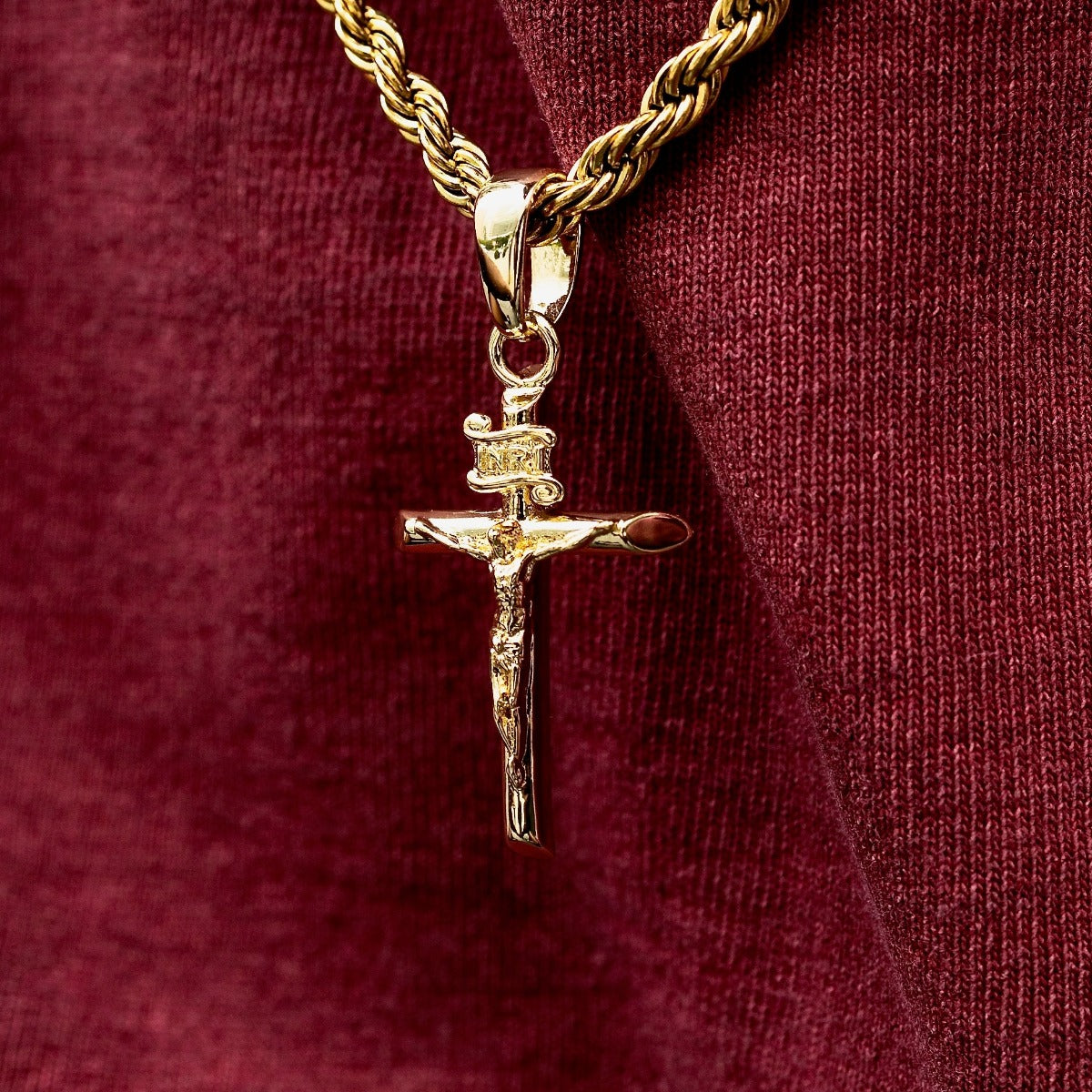 Crucifix Pendant in Yellow Gold