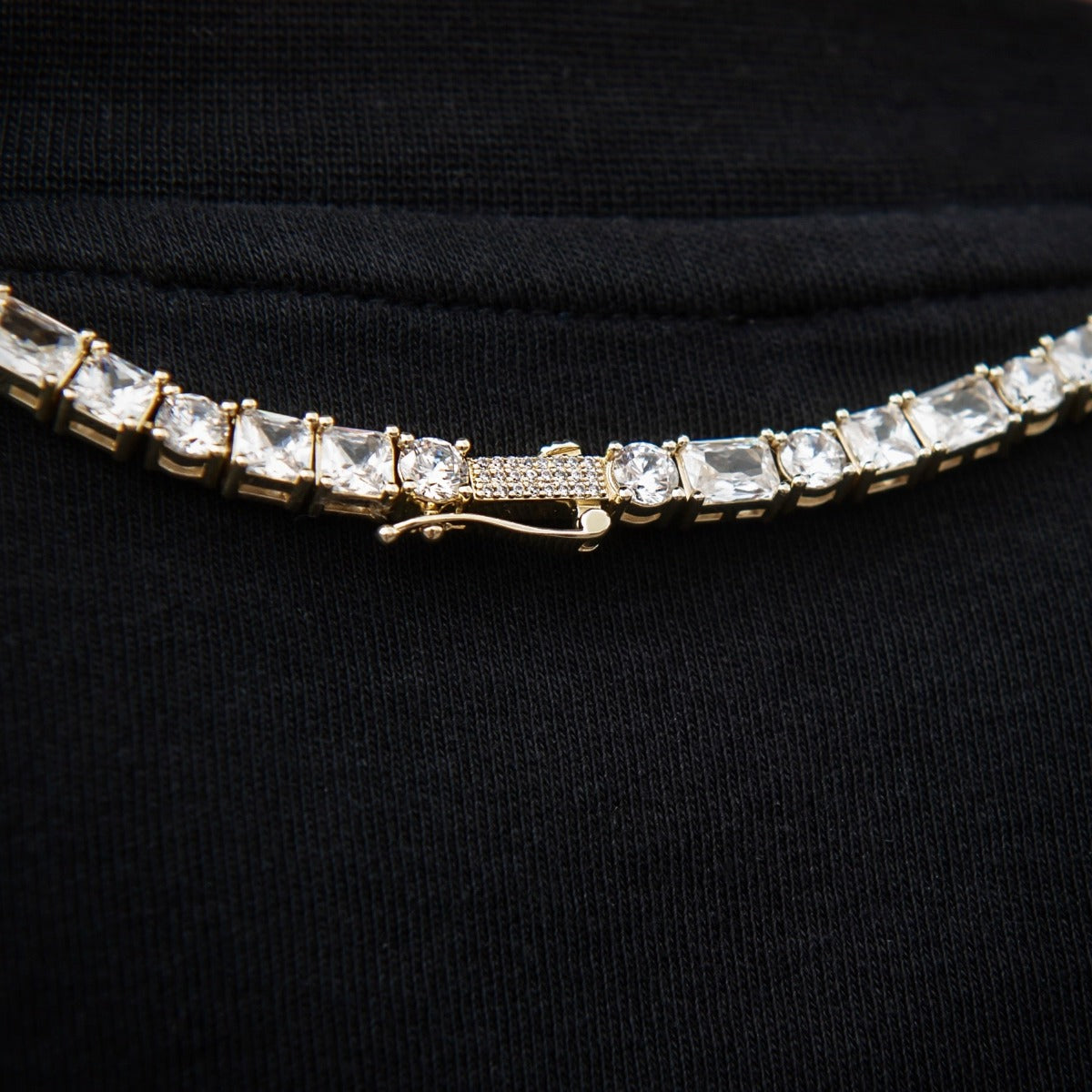 Multi Diamond Lariat Chain in Yellow Gold