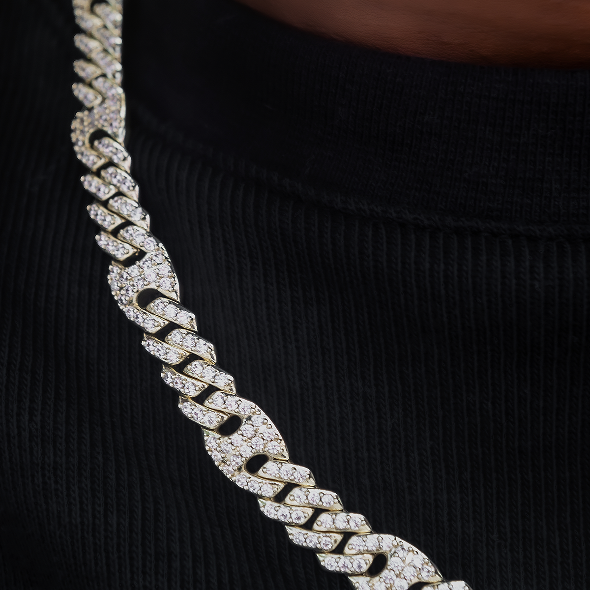 Iced Mariner Cuban Chain in Yellow Gold- 9mm