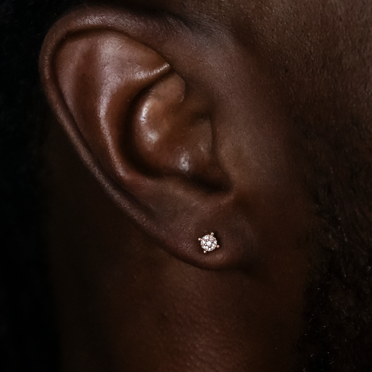 Men's 3MM Pave Round Moissanite Stud Earrings in Rose Gold Vermeil