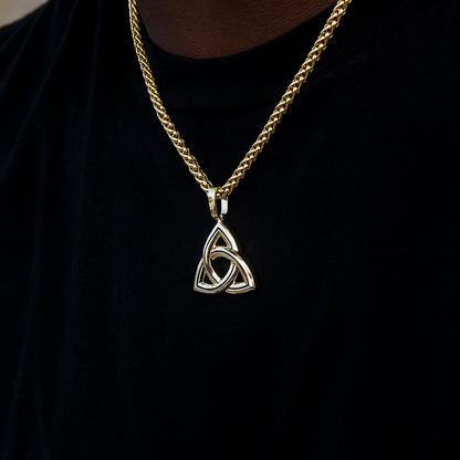 Trinity Knot Pendant in Yellow Gold