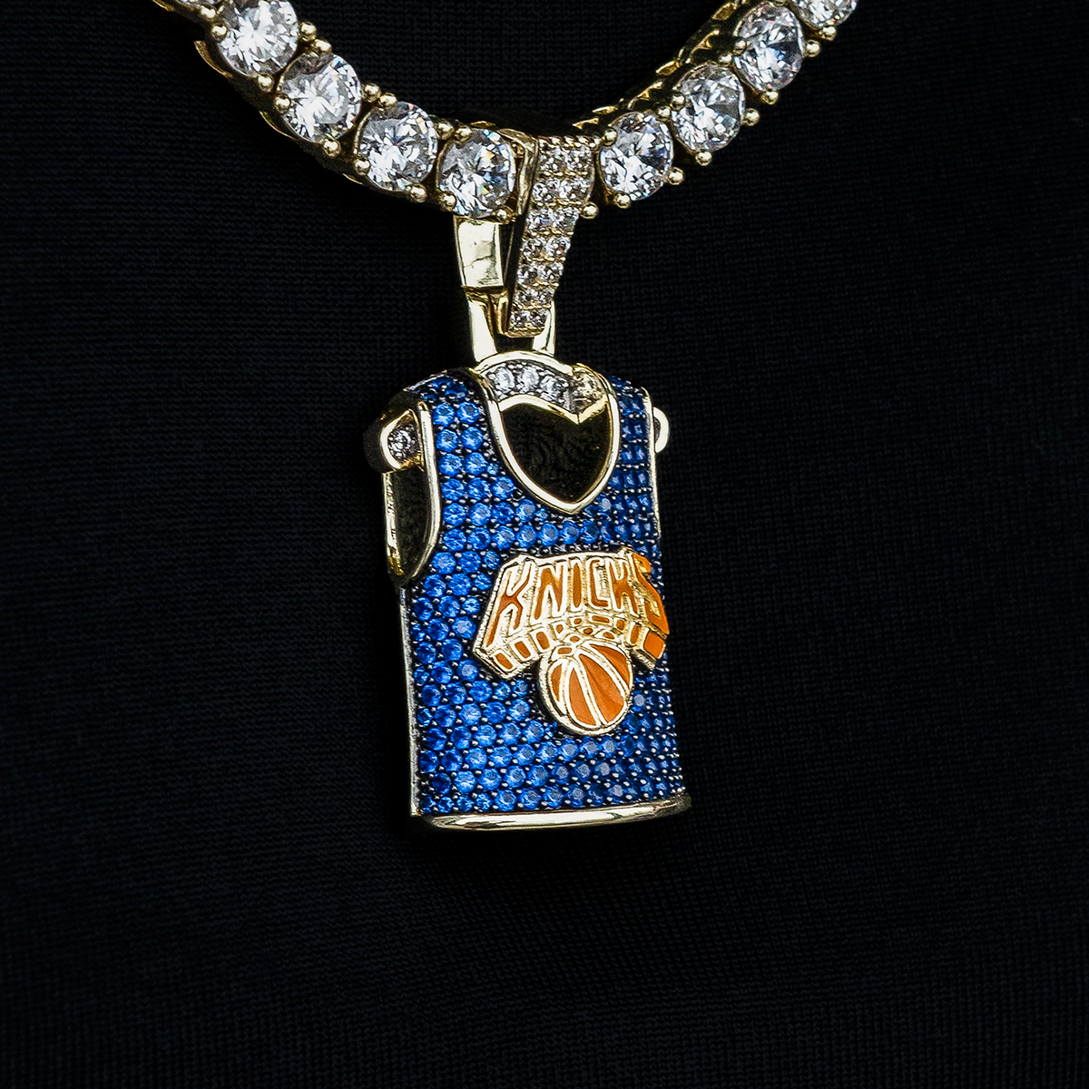New York Knicks Official NBA Jersey Pendant - Yellow Gold