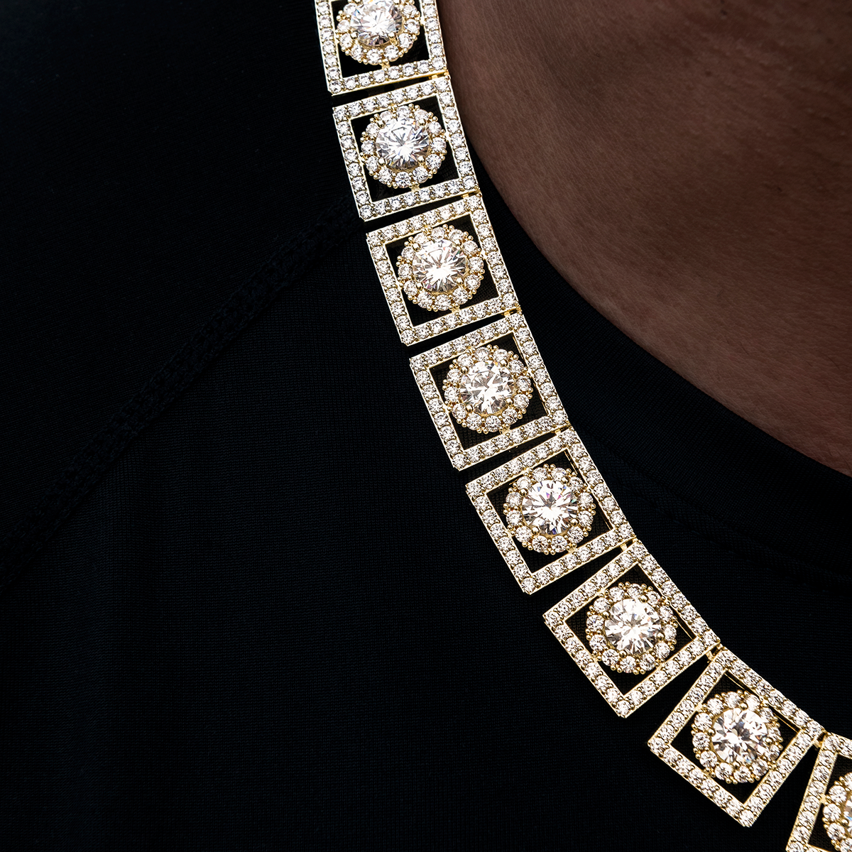 Layered Halo Diamond Link Chain in Yellow Gold