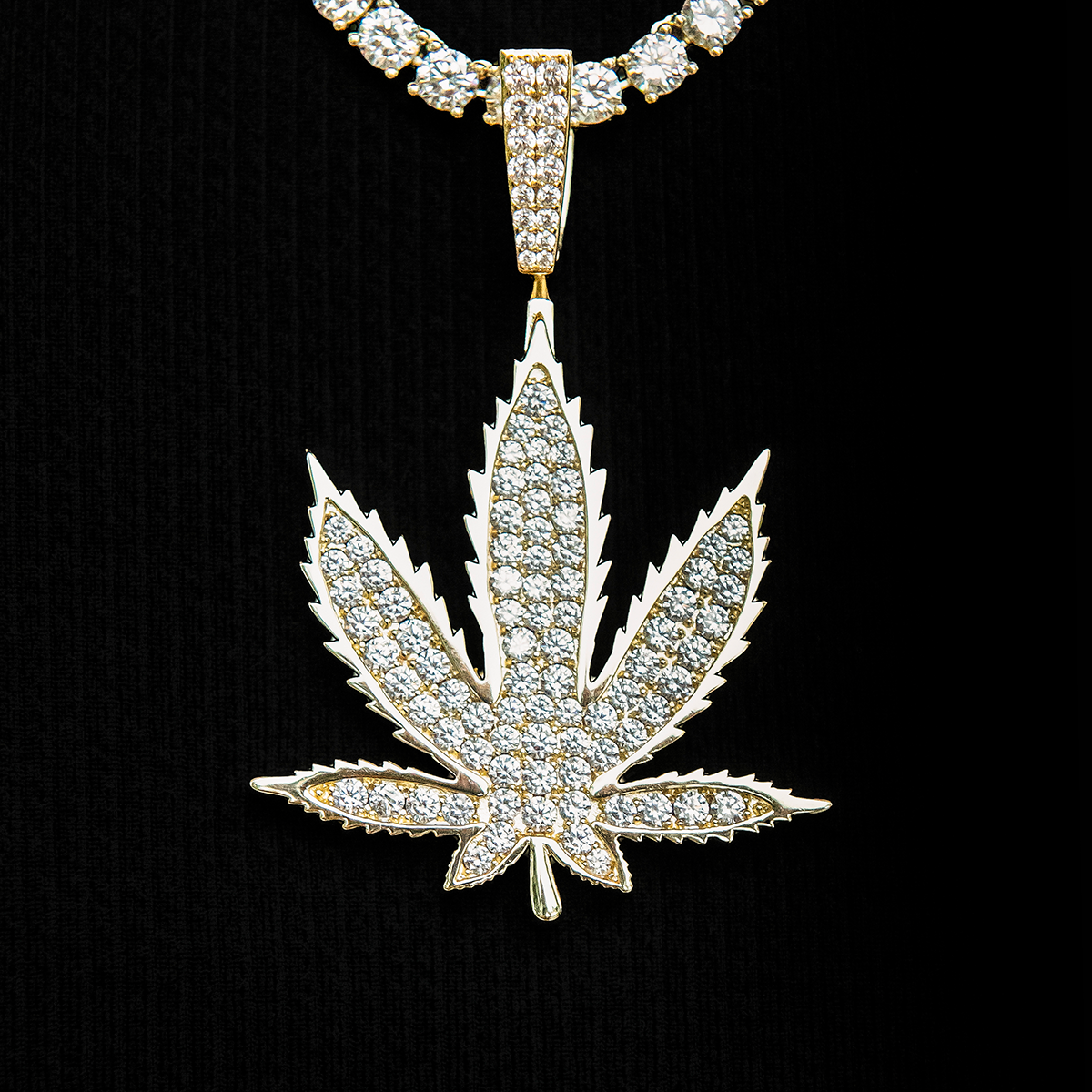 Large Diamond Weed Leaf Pendant - Yellow Gold