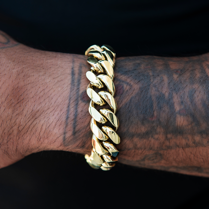 Signature Cuban Link Bracelet in Yellow Gold- 19mm