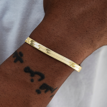 Herringbone Bracelet in Yellow Gold- 8mm