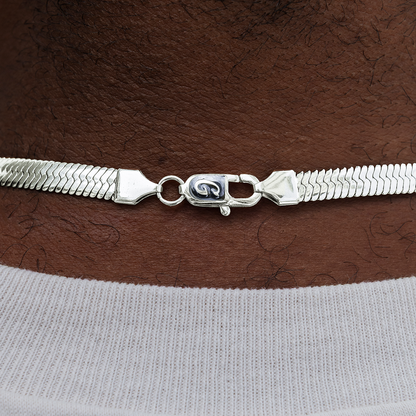 Herringbone Chain in White Gold- 8mm