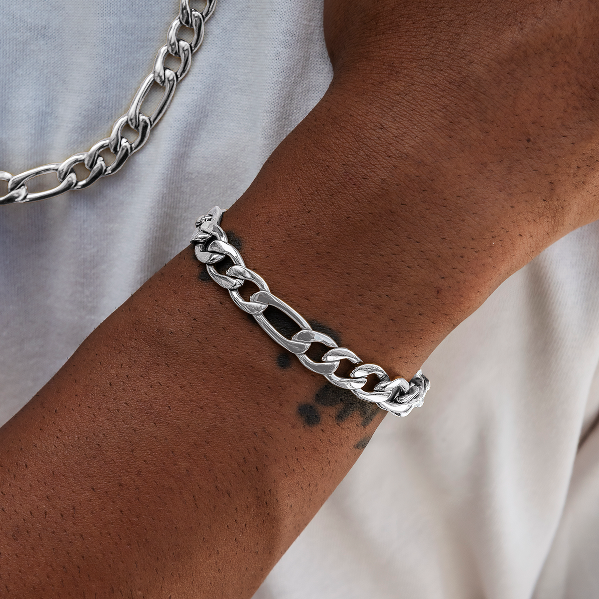 Figaro Chain Bracelet in White Gold- 9mm
