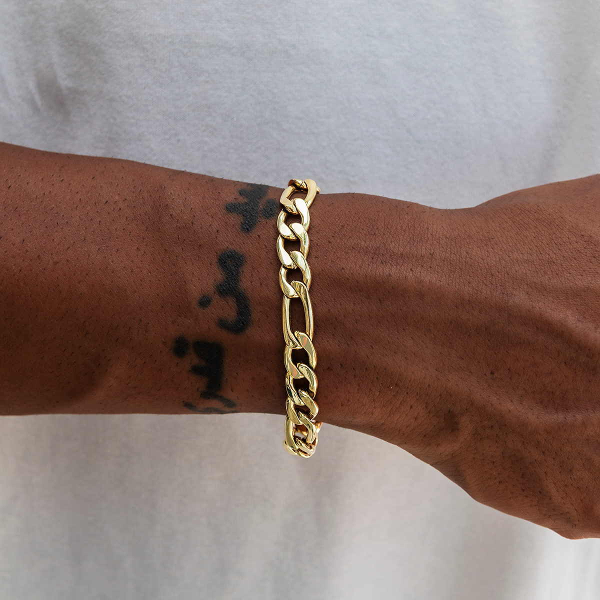 Figaro Chain Bracelet in Yellow Gold- 9mm