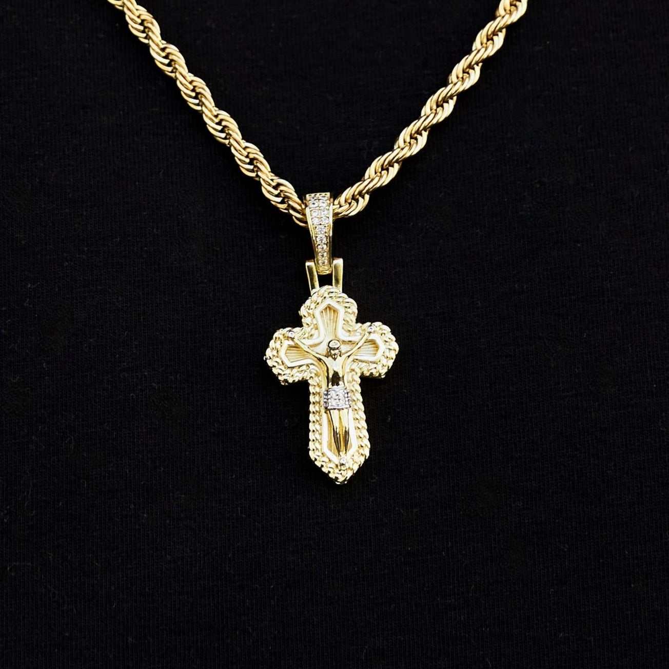 Icon Cross Pendant in Yellow Gold