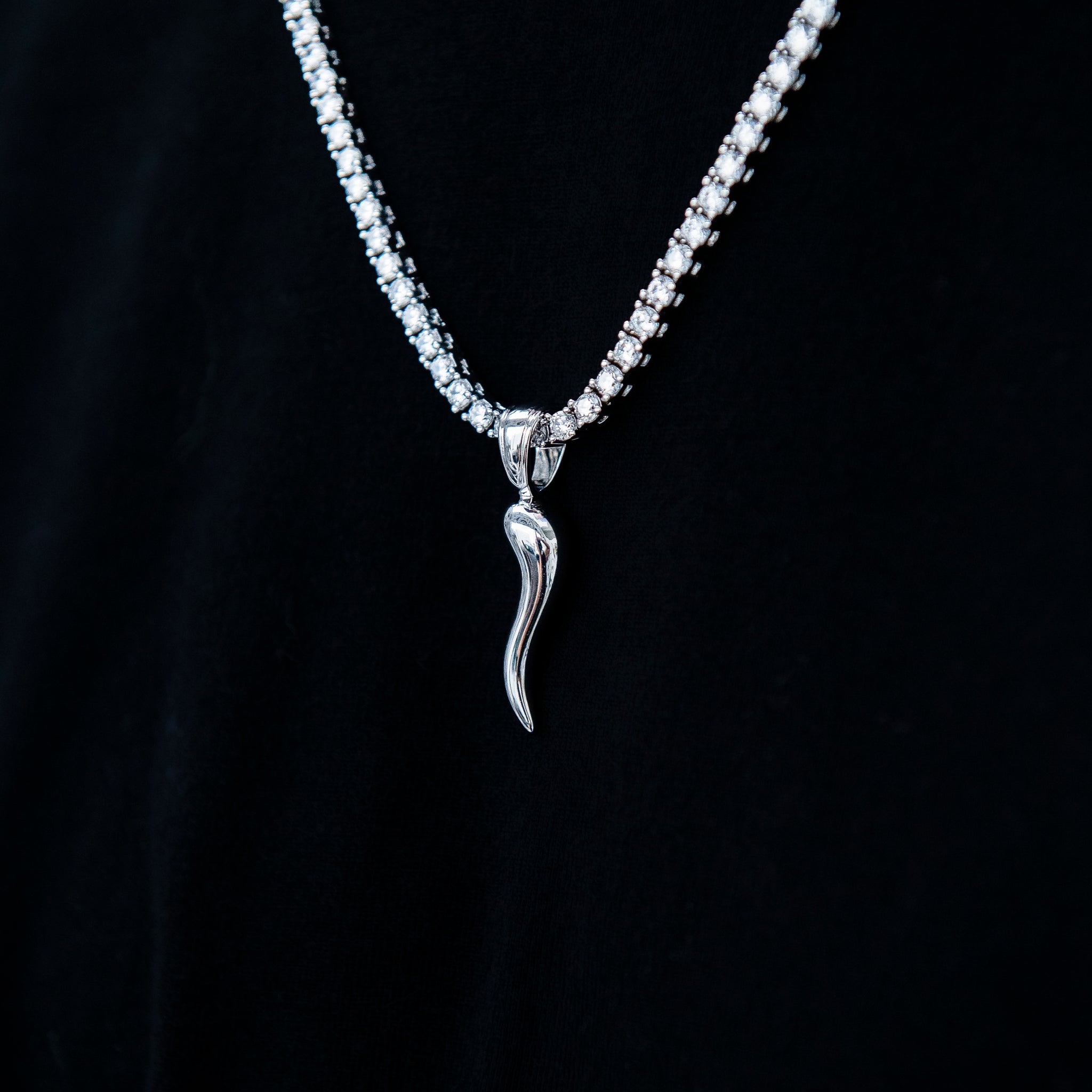 Italian Horn Pendant in White Gold
