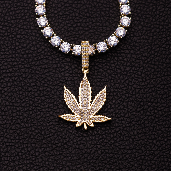Diamond Weed Leaf Pendant in Yellow Gold