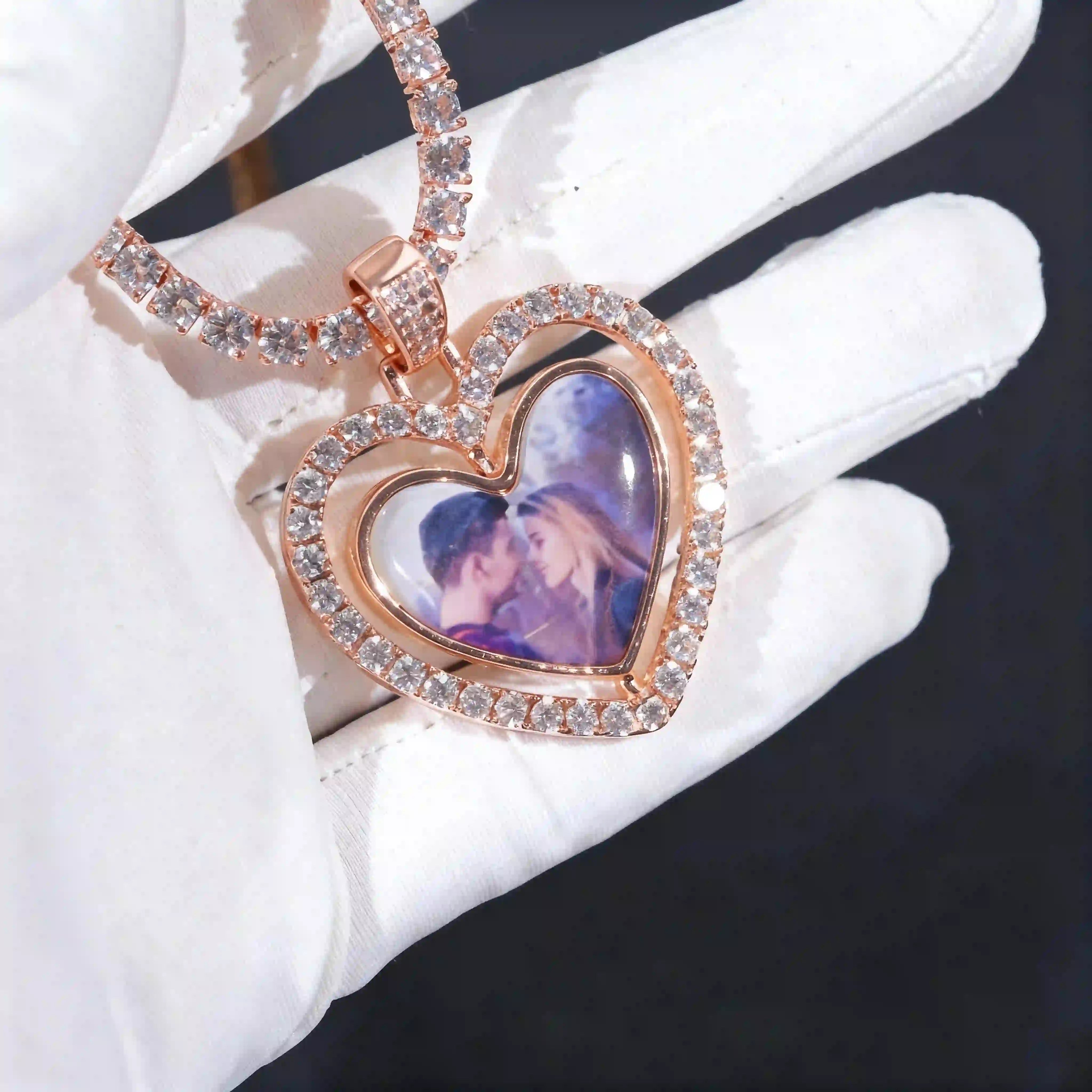 3D SPINNING 2-FACED HEART CUSTOM PICTURE PENDANT