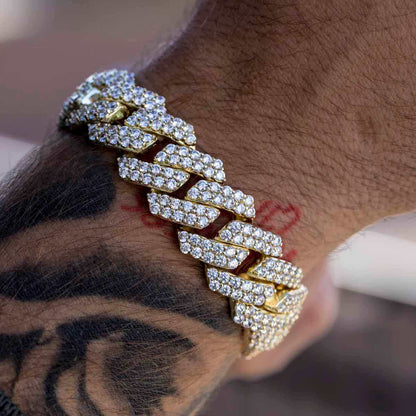 Diamond Prong Link Bracelet in Yellow Gold - 19mm